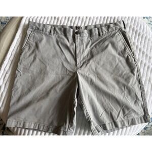 IZOD Saltwater Men Grey Chino Shorts Size 40 Flat Front Cotton Blend 9" Inseam